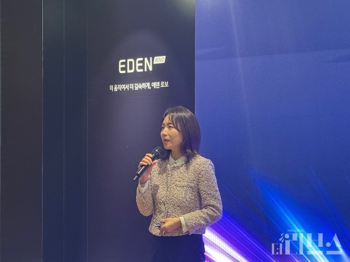 메디컬연구소 김지영 소장이 바디프랜드 신제품 '에덴로보'에 대해 설명하고 있다. [사진=박달님 기자]